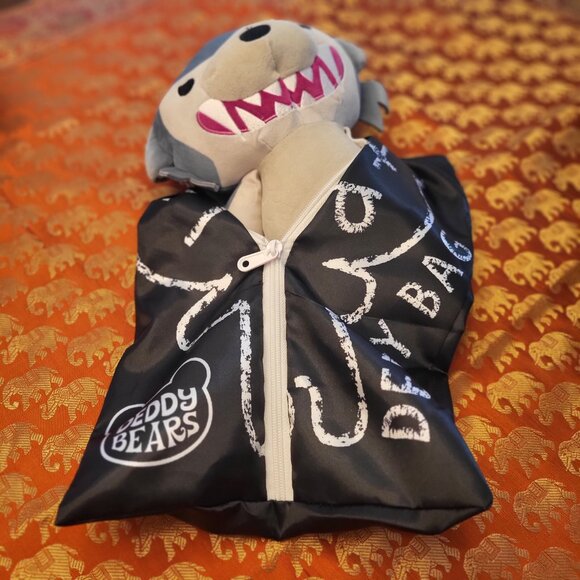 Super Rare "Howler" the Werewolf Deddy Bear w/ Body Bag - NWT - Picture 5 of 6